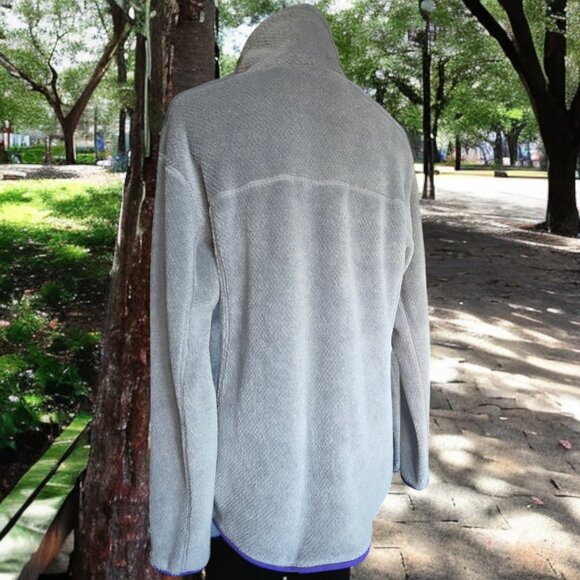 PATAGONIA NEW ( XL ) Light Gray/Purple Re-Tool Snap-T Turtleneck Fleece - Picture 4 of 7